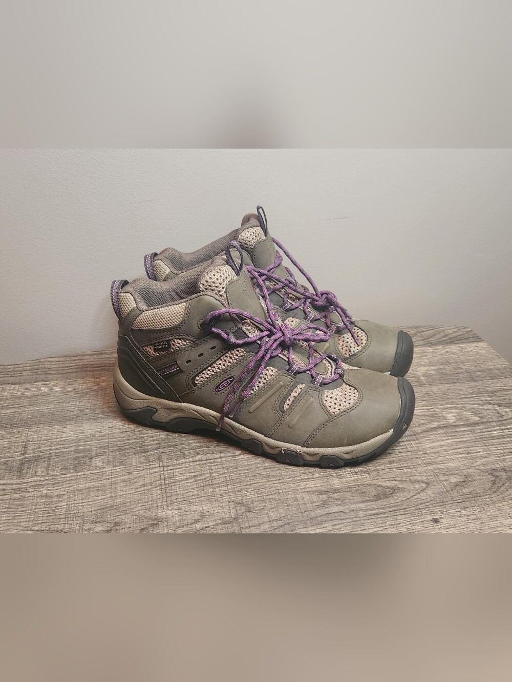 KEEN Women's Koven Mid Waterproof Hiking Boots Size 11